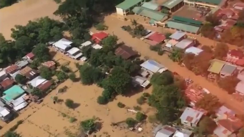 Video: Filipíny sužují mohutné záplavy, obětí tajfunu přibývá